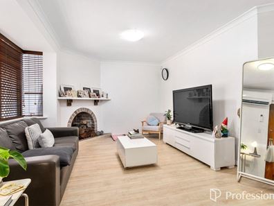 2/115 Fairway, Crawley WA 6009