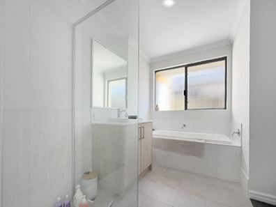 13 Troubridge Approach, Eglinton WA 6034