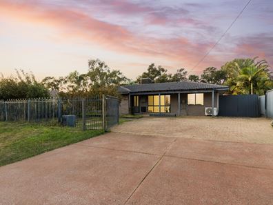 40 Cowan Street, Armadale WA 6112