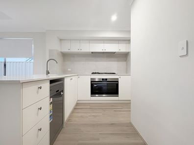17 Grasmere Entrance, Waikiki WA 6169