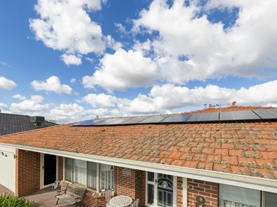 8 Venturer Court, Thornlie WA 6108