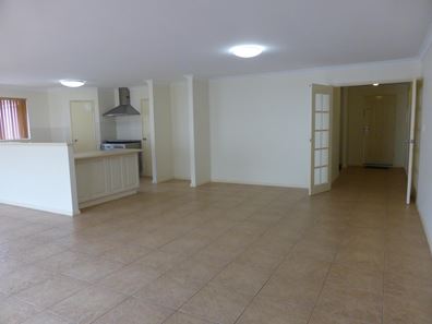 8 Argonaut Crescent, Yangebup WA 6164