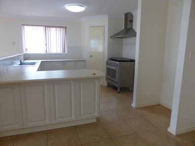 8 Argonaut Crescent, Yangebup WA 6164
