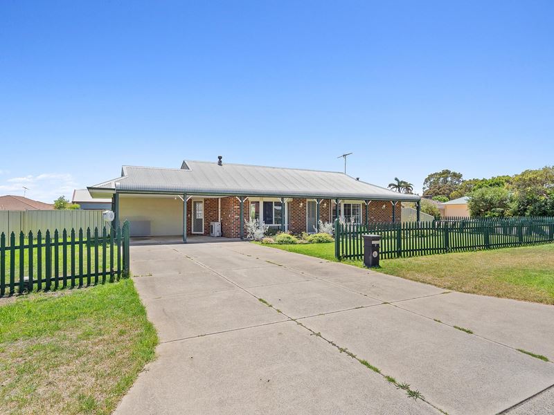 2 Fairway Crescent, Meadow Springs WA 6210