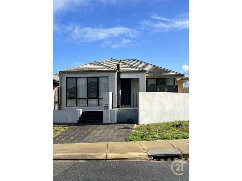 322 Peelwood Parade, Halls Head