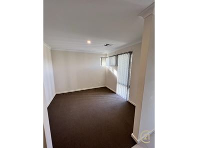 322 Peelwood Parade, Halls Head WA 6210
