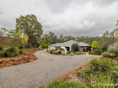 6 Glencoe Place, Bedfordale WA 6112