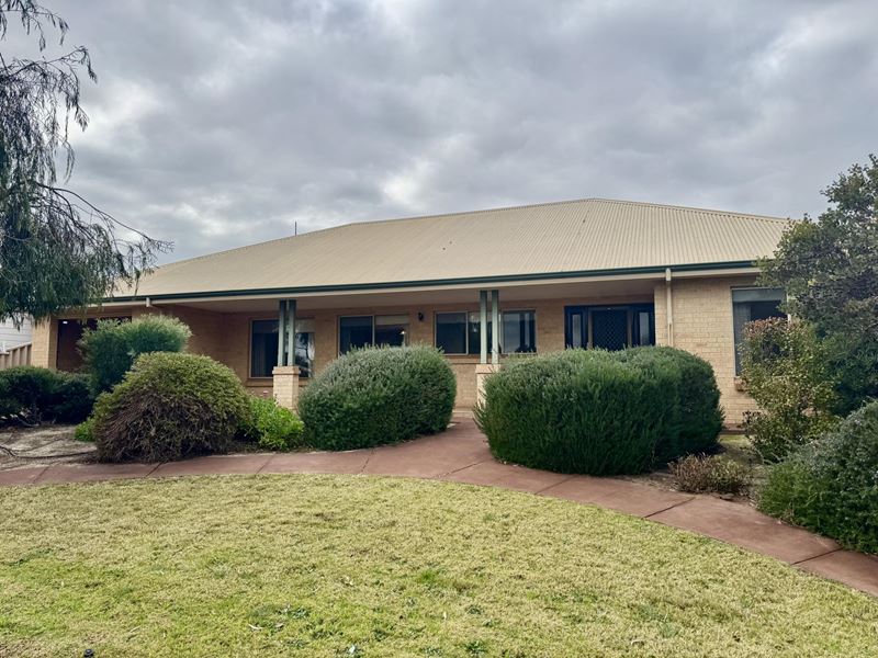 11 Kirkwood Street, Corrigin WA 6375