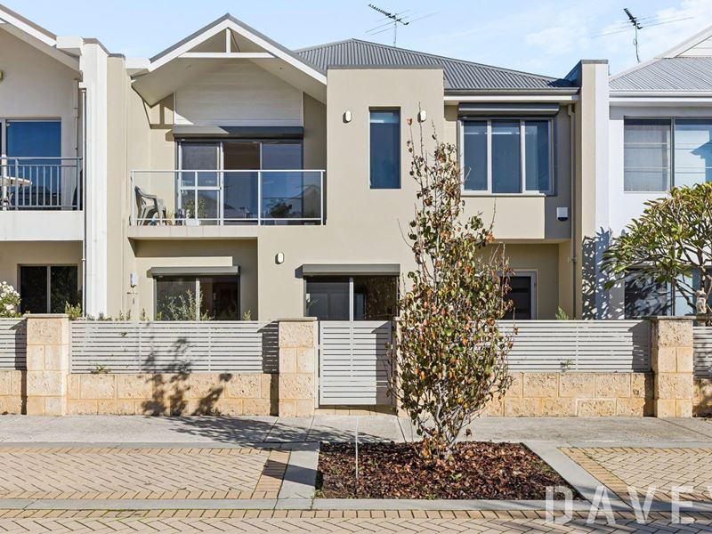 8 Fenian Pass, Hillarys