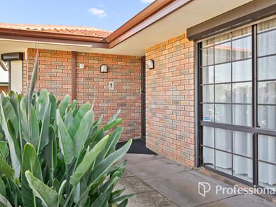 9 Vanessa Way, Swan View WA 6056