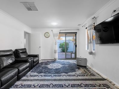 24/135 Challis Road, Seville Grove WA 6112
