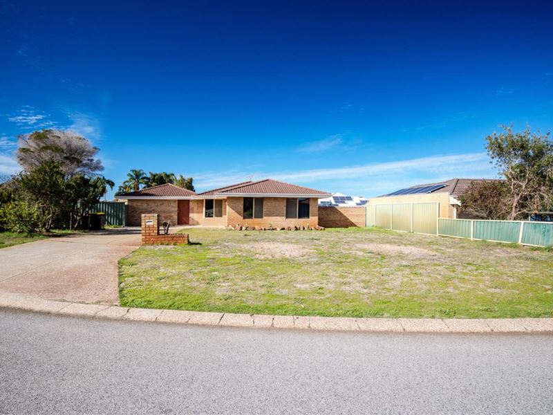 4 Quail Grove, Ballajura WA 6066