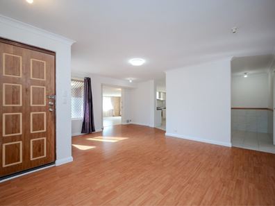 4 Quail Grove, Ballajura WA 6066