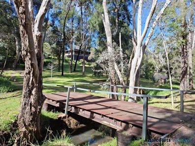 8 Dunnet Road, Nannup WA 6275