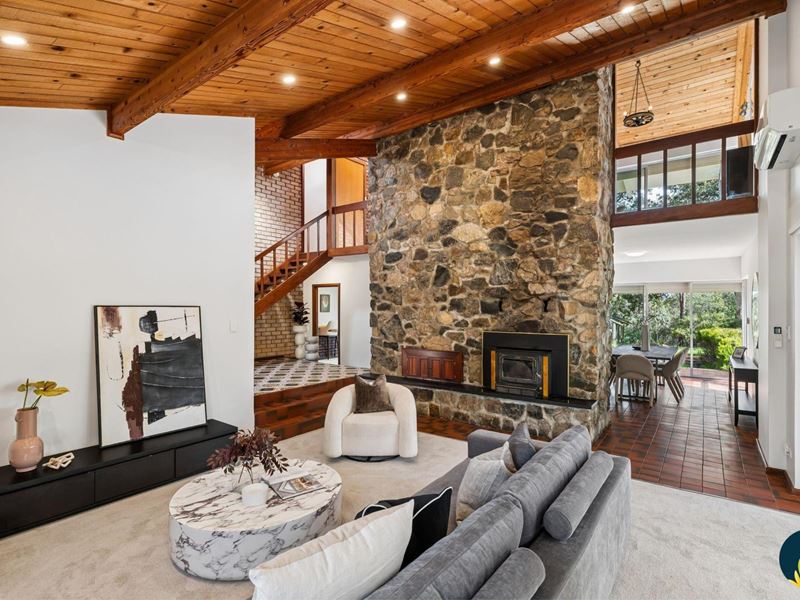 22 Robinson Road, Roleystone WA 6111