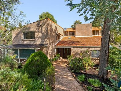 22 Robinson Road, Roleystone WA 6111