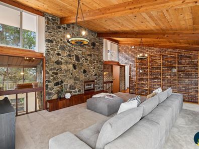 22 Robinson Road, Roleystone WA 6111