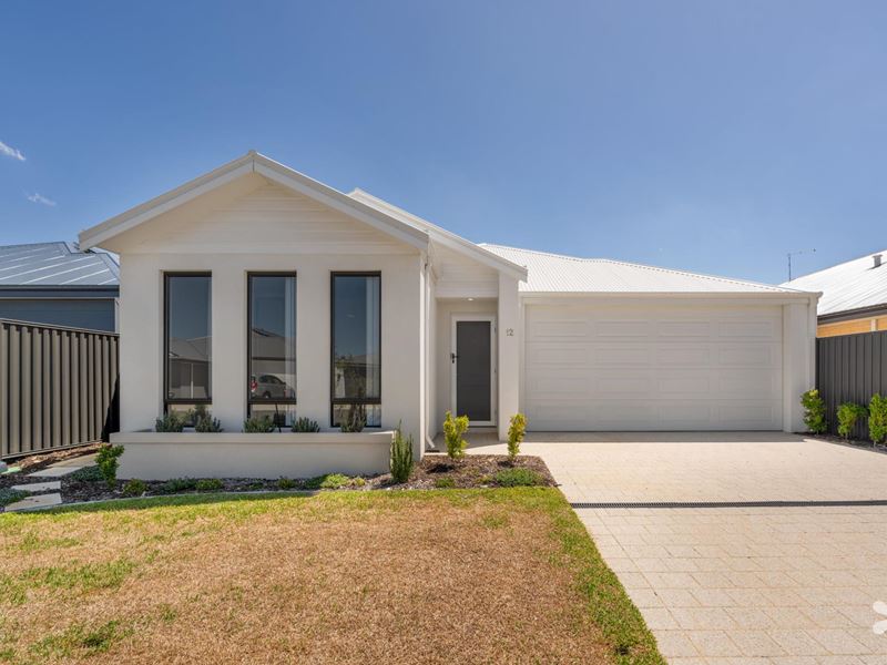 12 Midsummer Way, Treeby WA 6164