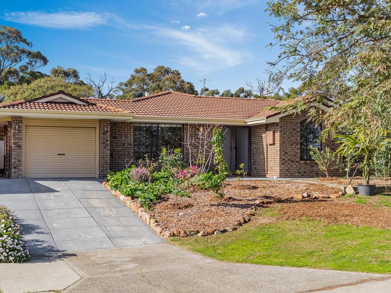 24 Brookland Crescent, Marangaroo WA 6064