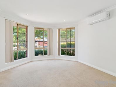 2 Russelia Street, Canning Vale WA 6155