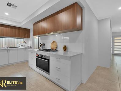 191 Monticello Parkway, Piara Waters WA 6112