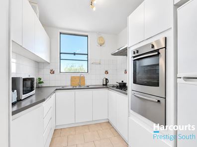51/16 Leeder Street, Glendalough WA 6016