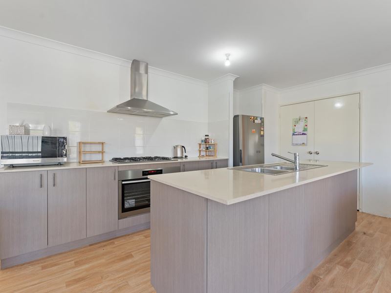 8 Lux Glade, Baldivis WA 6171