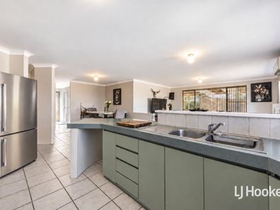 23 Casuarina Drive, Halls Head WA 6210