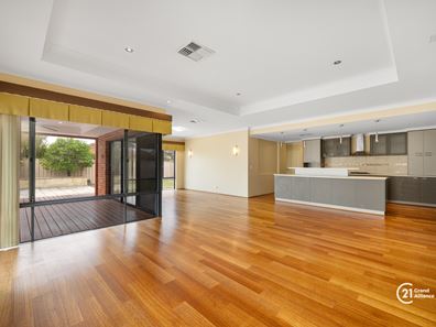 88 Dumbarton Road, Canning Vale WA 6155