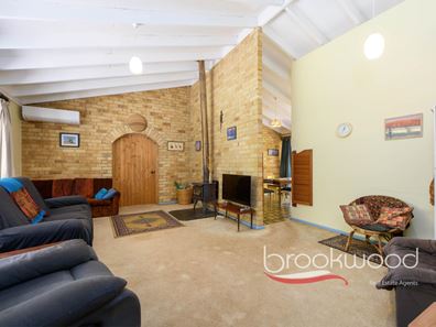 895 Martin Road, Mundaring WA 6073