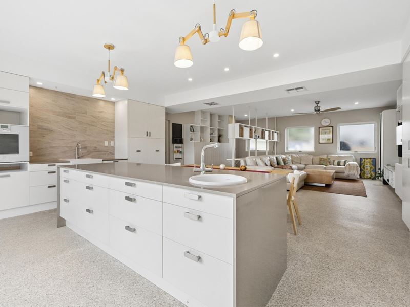 13A Roberts Road, Lathlain