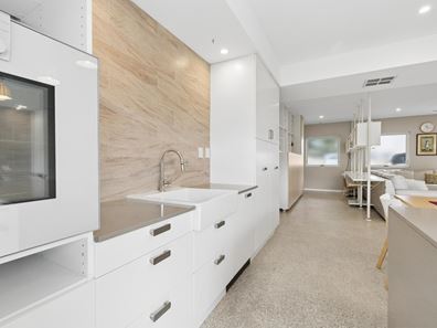 13A Roberts Road, Lathlain WA 6100
