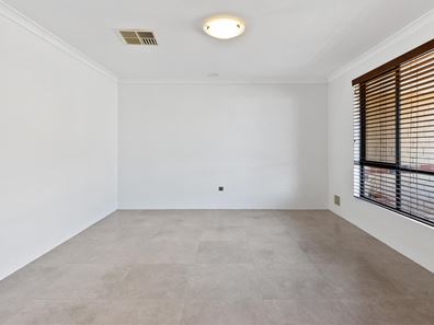 11 Field Avenue, Redcliffe WA 6104