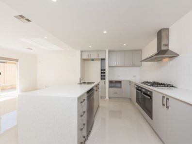 16 Boambee St, Burns Beach WA 6028