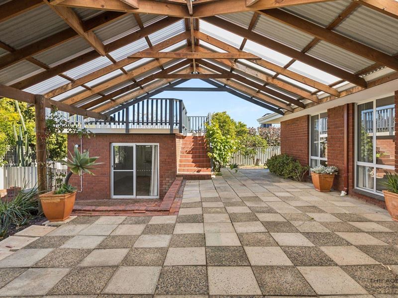17 Nautilus Way, Kallaroo WA 6025