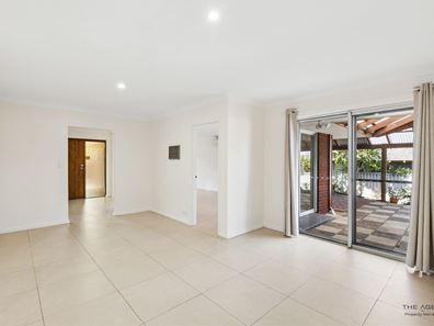 17 Nautilus Way, Kallaroo WA 6025