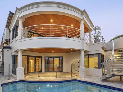 152 River Way, Salter Point WA 6152