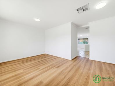 4 Grimbsy Close, Kenwick WA 6107