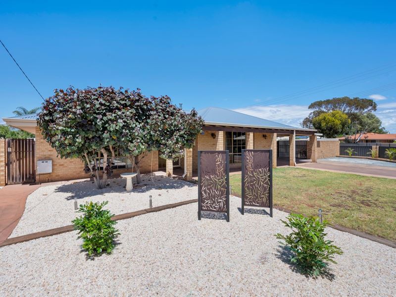 2 COMPTON COURT, Hannans WA 6430