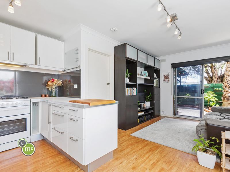 11/11 Stirling Road, Claremont