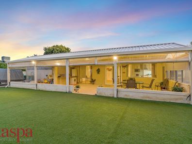 15 Bondini Way, Bibra Lake WA 6163