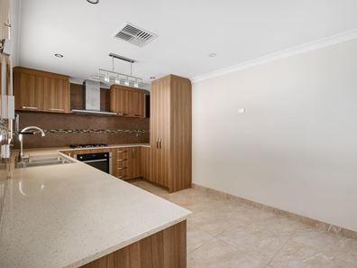 12 Toucan Way, Ballajura WA 6066