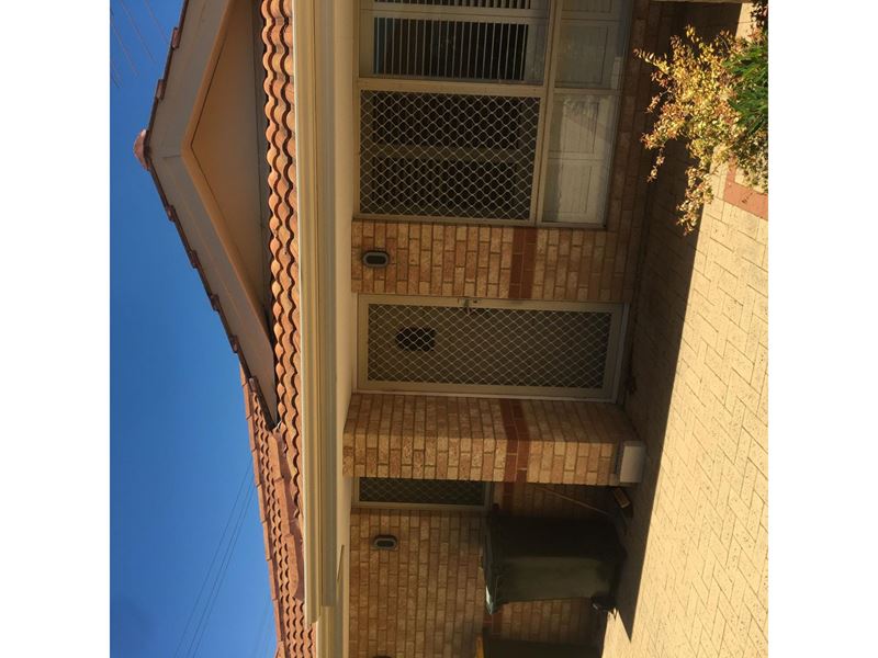 2/3 Adelphi Court, Marangaroo WA 6064