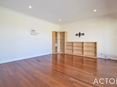 15 Apus Close, Rockingham WA 6168