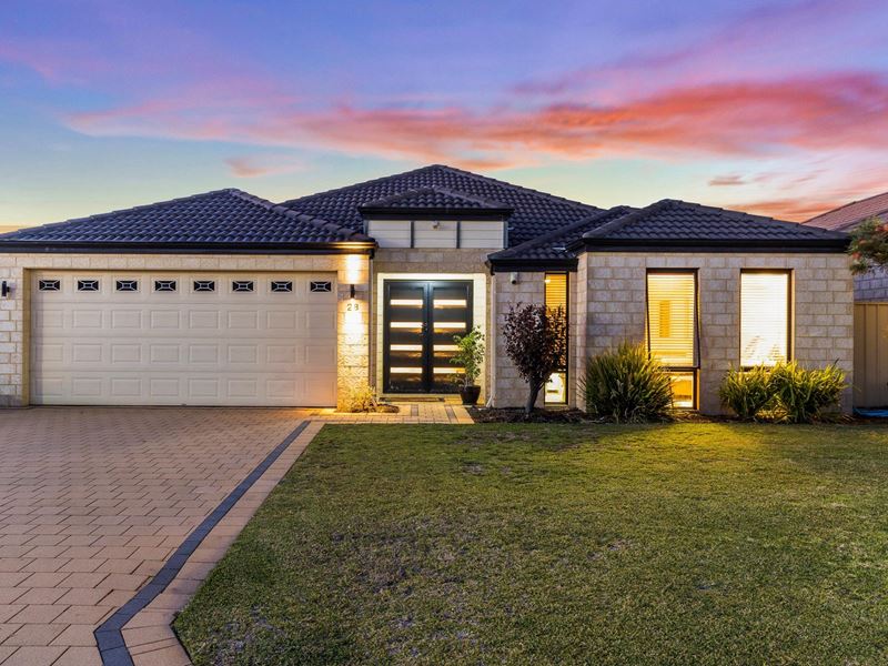 28 Leichhardt Crossing, Hammond Park WA 6164