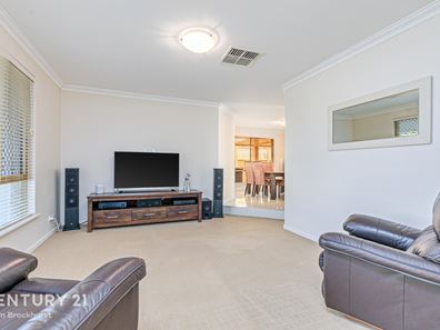 20 Voyager Drive, Thornlie WA 6108