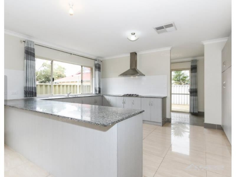 2/43 Ewart Street, Midvale