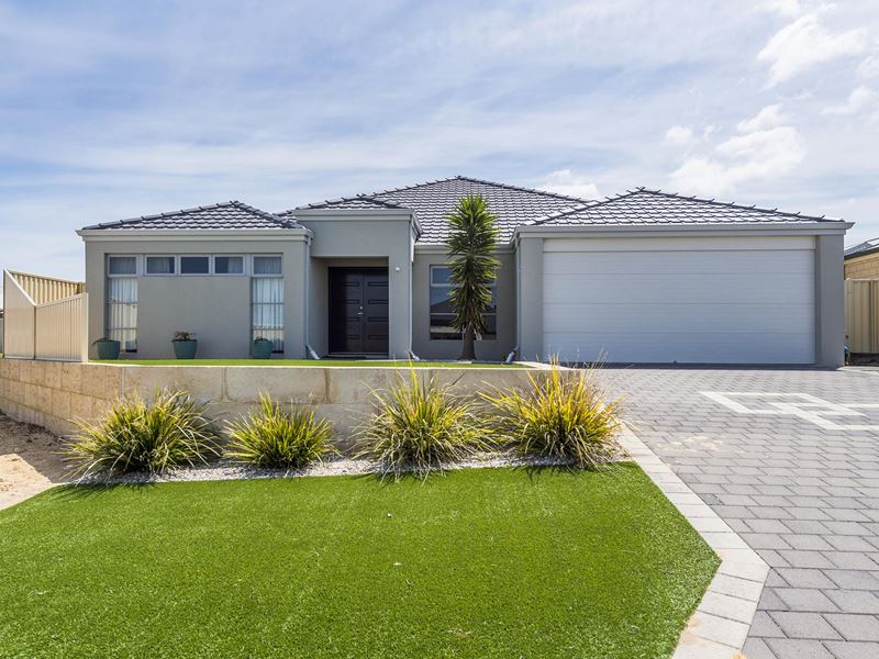 1 Chieftain Pass, Madora Bay