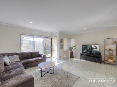 4/151 Hillsborough Drive, Nollamara WA 6061