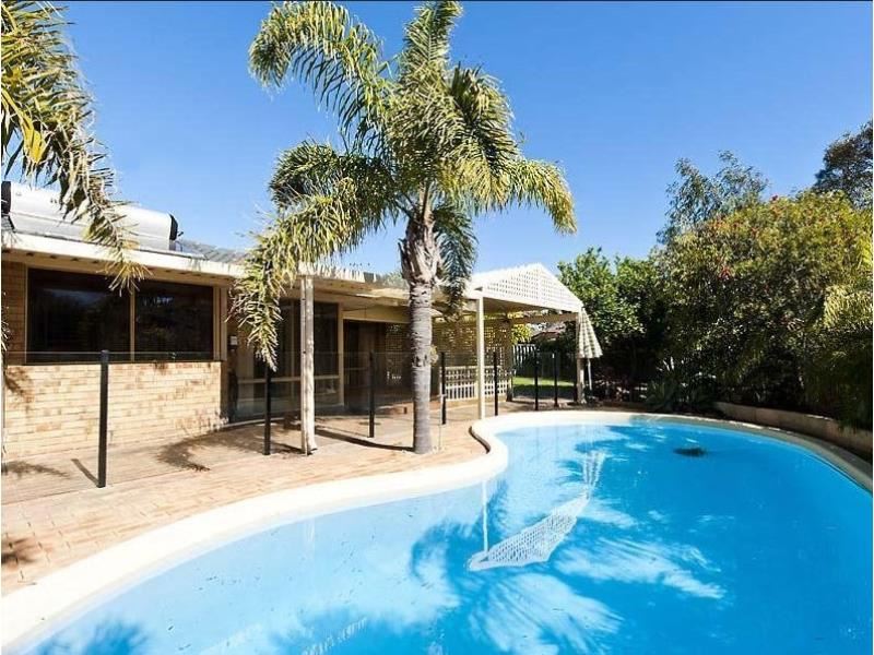 1 Carterton Place, Padbury